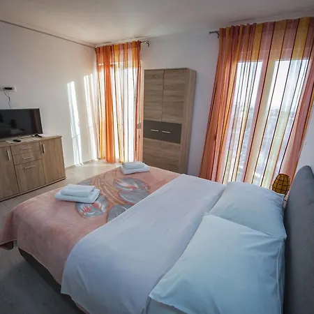 Apartmani Marin Апартаменты