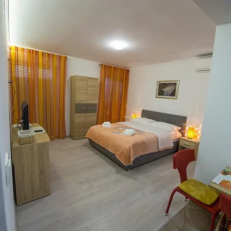 Apartmani Marin Апартаменты Сплит