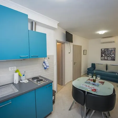 Apartmani Marin Апартаменты Сплит